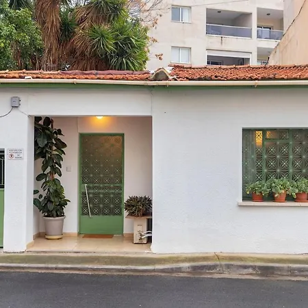Nyaraló Two Bedroom Garden In Quiet Street