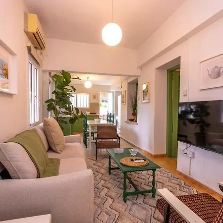 Nyaraló Two Bedroom Garden In Quiet Street
