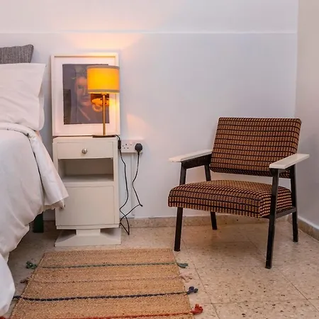Two Bedroom Garden In Quiet Street Semesterbostad Limassol