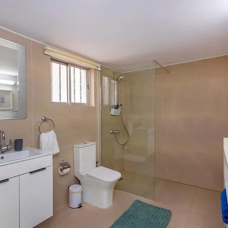 Two Bedroom Garden In Quiet Street Semesterbostad *