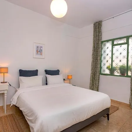Two Bedroom Garden In Quiet Street Semesterbostad Limassol