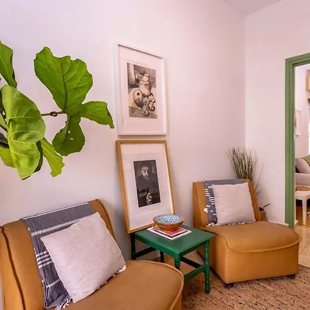 Semesterbostad Two Bedroom Garden In Quiet Street *